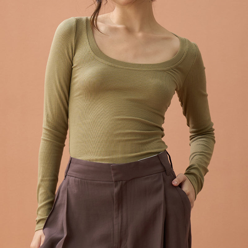Scoop Neck Long Sleeve Top