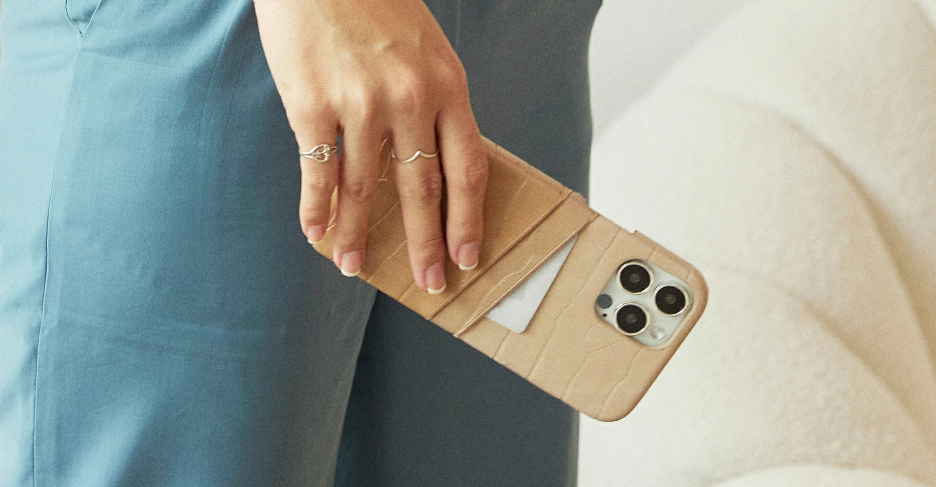 MUSE on the move - Personalized Phone Cases